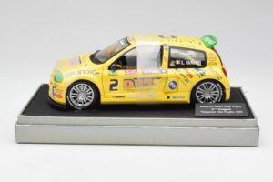 Renault Clio Sport #2 E. Rangoni Renault Clio Trophy Winner 2000 Universal Hobbies 1:18 7711218616 メタル - 画像 3/6