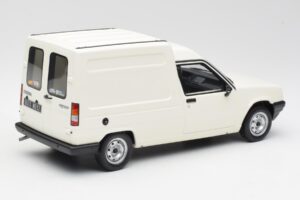 Renault Express ホワイト Otto 1:18 OT466 レジン - 画像 2/5