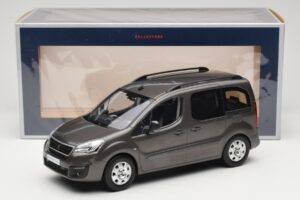 Renault Juvaquatre Break 300 kg アイボリー Norev 1:18 185260 メタル - 画像 6/6