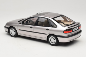 Renault Laguna V6 3.0 Baccara Opal Grey Otto 1:18 OT1185 レジン - 画像 5/6