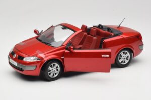 Renault Megane Mk1 CC レッド Solido 1:18 8152 メタル - 画像 2/8