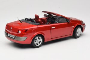 Renault Megane Mk1 CC レッド Solido 1:18 8152 メタル - 画像 3/8