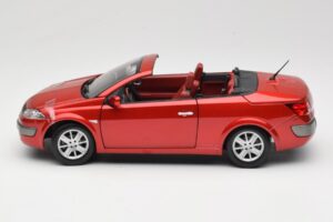 Renault Megane Mk1 CC レッド Solido 1:18 8152 メタル - 画像 4/8