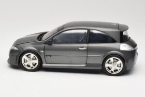 Renault Megane Mk2 RS Vampire Grey Norev 1:18 185101 メタル - 画像 4/8