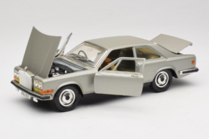 Rolls-Royce Camargue シルバー ダイヤモンドエディション Bburago 1:18 3001-M3 メタル - 画像 2/8