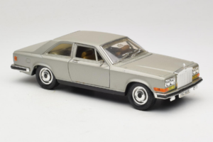 Rolls-Royce Camargue シルバー ダイヤモンドエディション Bburago 1:18 3001-M3 メタル - 画像 6/8
