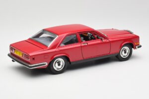 Rolls-Royce Camargue レッド Bburago 1:22 3001 メタル - 画像 3/8