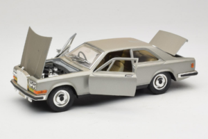 Rolls-Royce Camargue シルバー Bburago 1:18 3001-M2 メタル - 画像 2/8