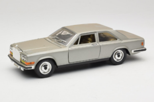Rolls-Royce Camargue シルバー Bburago 1:18 3001-M2 メタル