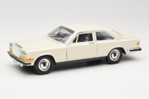 Rolls-Royce Camargue ホワイト Bburago 1:22 3001-M1 メタル