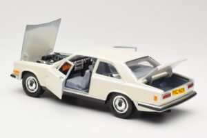 Rolls-Royce Camargue ホワイト Bburago 1:22 3001-M1 メタル - 画像 5/8