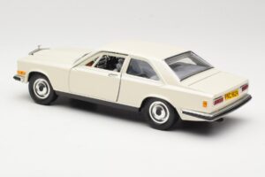 Rolls-Royce Camargue ホワイト Bburago 1:22 3001-M1 メタル - 画像 7/8