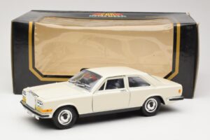 Rolls-Royce Camargue ホワイト Bburago 1:22 3001-M1 メタル - 画像 8/8