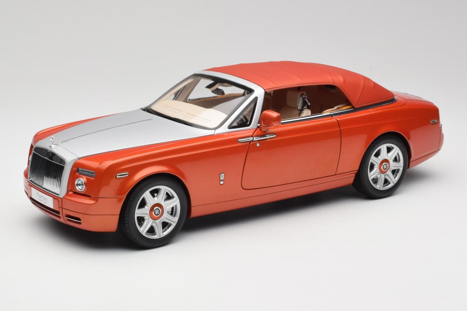 ロールスロイス ファントム ドロップヘッド 1:18