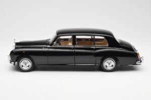 Rolls-Royce Phantom VI EWB ブラック Kyosho 1:18 08905BK メタル - 画像 4/8