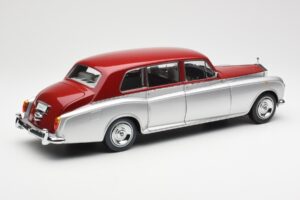 Rolls-Royce Phantom VI シルバーレッド Kyosho 1:18 08905SR メタル - 画像 3/8