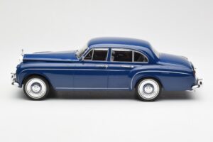 Rolls-Royce Silver Cloud III Flying Spur Mulliner RHD ダークブルー MCG 1:18 MCG18124 メタル - 画像 3/6