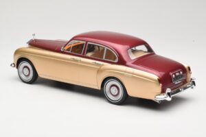 Rolls-Royce Silver Cloud III Flying Spur H.J. Mulliner レッド & ゴールド MCG 1:18 MCG18132 メタル - 画像 5/6