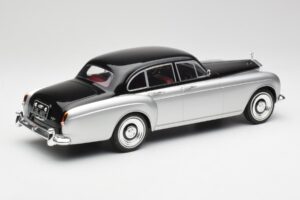 Rolls-Royce Silver Cloud III Mulliner シルバー & ブラック MCG 1:18 MCG18128 メタル - 画像 2/6