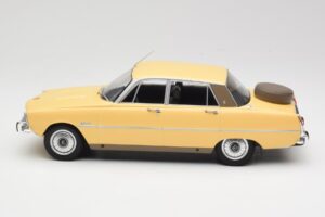 Rover 3500 V8 P6 クリーム MCG 1:18 MCG18046 メタル - 画像 3/6