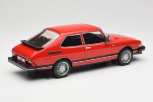 Saab 900 GL レッド MCG 1:18 MCG18340 メタル - 画像 3/6