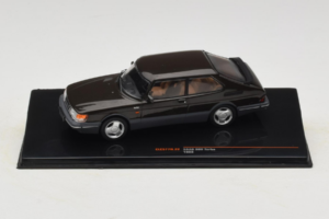 Saab 900 Turbo ブラック IXO 1:43 CLC577N メタル