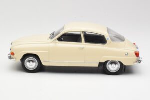 Saab 96 V4 ベージュ MCG 1:18 MCG18059 メタル - 画像 3/6