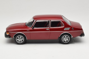 Saab 99 EMS メタリック レッド MCG 1:18 MCG18441 メタル - 画像 3/6