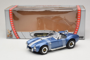 Shelby Cobra 427 S/C ブルー ホワイトストライプ Road Signature 1:18 92058-P2 メタル - 画像 6/6