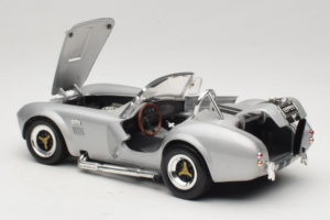 Shelby Cobra 427S/C シルバー ブラックストライプ Road Signature 1:18 92058 メタル - 画像 5/8