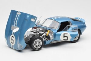 Shelby Cobra Daytona Coupe #5 D. Gurney / B. Bondurant 24 Hours of Le Mans 1964 Exoto 1:18 135190555498 メタル - 画像 2/8