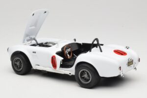 Shelby Cobra 427 S/C ホワイト Auto World 1:18 AWSS104 メタル - 画像 5/8