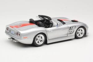 Shelby Series 1 シルバー Bburago 1:18 3323 メタル - 画像 3/8
