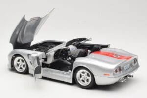 Shelby Series 1 シルバー Bburago 1:18 3323 メタル - 画像 5/8