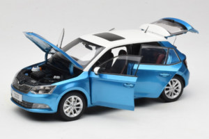 Skoda Fabia Mk3 ブルー OEM 1:18 ZSF000004BLA メタル - 画像 2/8