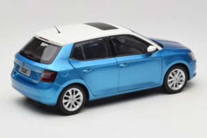 Skoda Fabia Mk3 ブルー OEM 1:18 ZSF000004BLA メタル - 画像 3/8