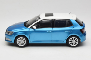 Skoda Fabia Mk3 ブルー OEM 1:18 ZSF000004BLA メタル - 画像 4/8