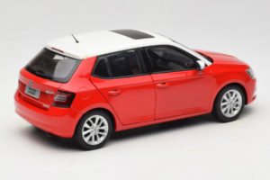 Skoda Fabia Mk3 レッド OEM 1:18 ZSF00004ROT メタル - 画像 3/8
