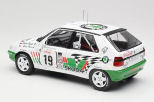 Skoda Felicia Kit Car #19 P. Sibera / P. Gross Tour de Corse 1995 IXO 1:18 18RMC149B メタル - 画像 5/6