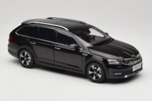 Skoda Octavia Mk4 Combi ブラウン Paudi Model 1:18 ZMR000005BRA メタル - 画像 6/8