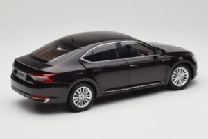 Skoda Superb Mk3 ブラック Paudi Model 1:18 ZSS000006BLA メタル - 画像 3/8
