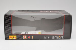 Smart Fortwo ブラック & ホワイト Maisto 1:18 56045 メタル - 画像 3/3