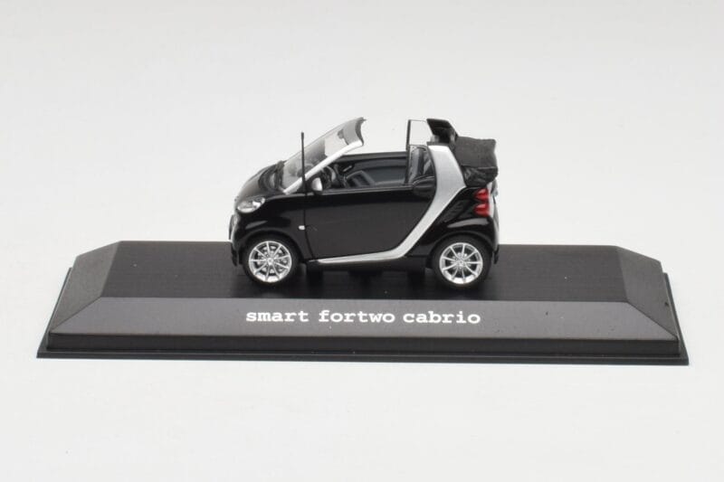 Smart Fortwo Cabrio ディープブラック Minichamps 1:43 Q0022561V001C18Q00 メタル