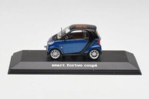 Smart Fortwo Coupe Aqua ブルー Metallic & ブラック Minichamps 1:43 Q0022558V001C77Q00 メタル