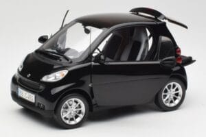 Smart Fortwo クーペ W451 ディープブラック Minichamps 1:18 Q0022563V001C02Q00 メタル - 画像 2/8