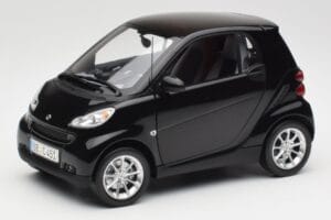 Smart Fortwo クーペ W451 ディープブラック Minichamps 1:18 Q0022563V001C02Q00 メタル