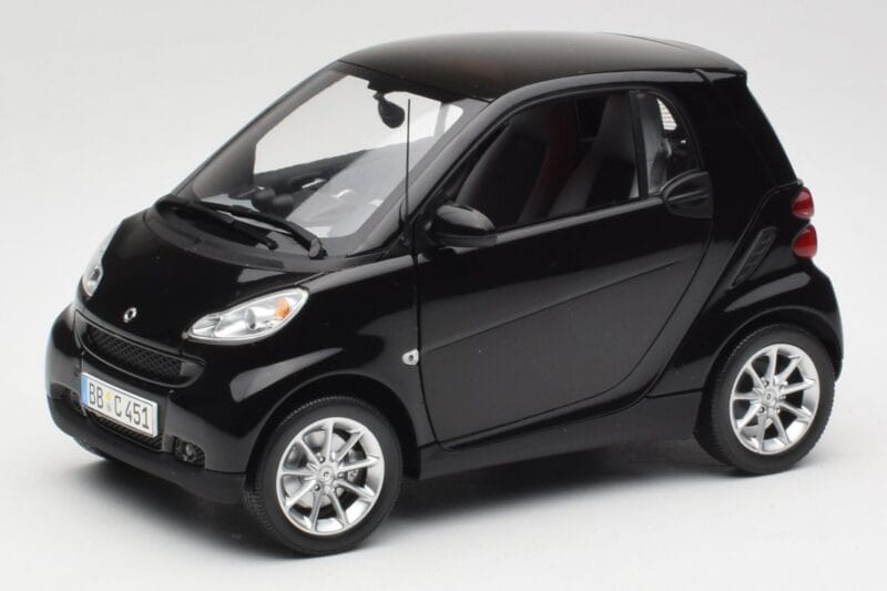 Smart Fortwo クーペ W451 ディープブラック Minichamps 1:18 Q0022563V001C02Q00 メタル