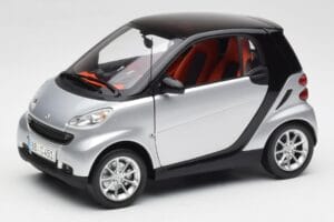 Smart Fortwo クーペ W451 シルバー & ブラック Minichamps 1:18 Q0022528V001C75Q00 メタル