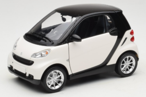Smart Fortwo 451 Coupe ホワイト ブラック Minichamps 1:18 150036302 メタル