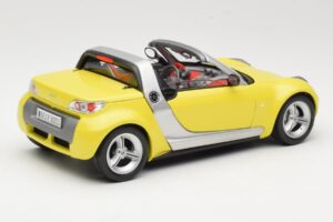 Smart Roadster 452 イエロー Bburago 1:18 34099-M2 メタル - 画像 3/8